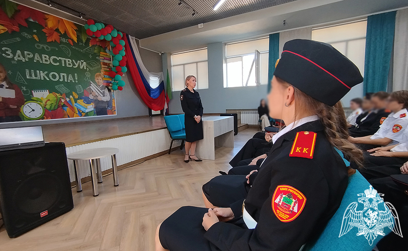 Росгвардейцы и госавтоинспекторы рассказали школьникам Мелитополя о безопасности дорожного движения