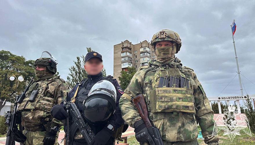 Росгвардия и полиция обеспечили безопасность Дня воссоединения исторических регионов с Россией в Запорожской области 