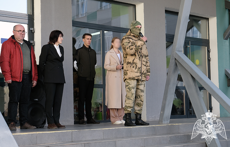В Запорожской области Росгвардия провела День призывника для школьников Мелитополя   