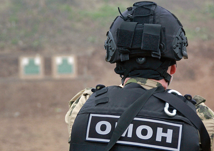 В Запорожской области бойцы полицейского спецназа Росгвардии поборолись за ведомственный знак отличия
