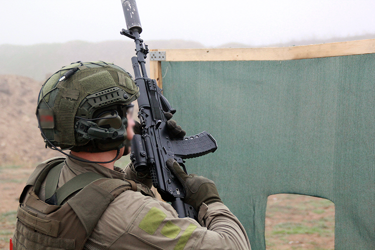 В Запорожской области бойцы полицейского спецназа Росгвардии поборолись за ведомственный знак отличия