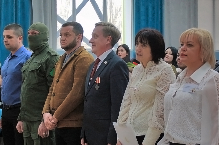 Памятные мероприятия в честь Дня Героев Отечества прошли в Запорожской области с участием Росгвардии