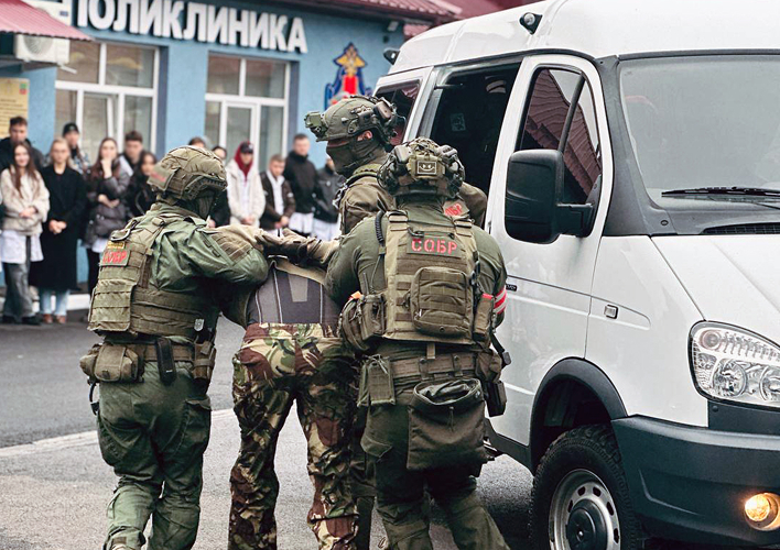 В Запорожской области спецназ Росгвардии провел показательные выступления