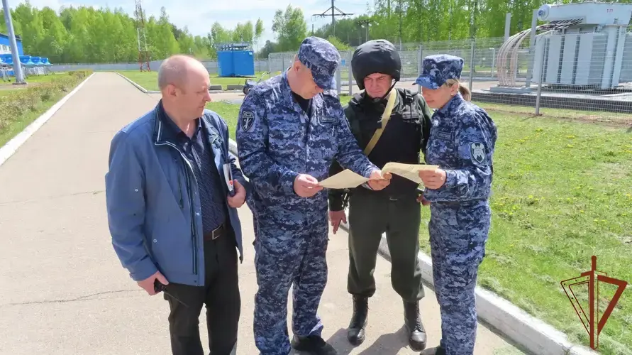 Сотрудники подразделений государственного контроля и лицензионно-разрешительной работы Росгвардии отмечают профессиональный праздник