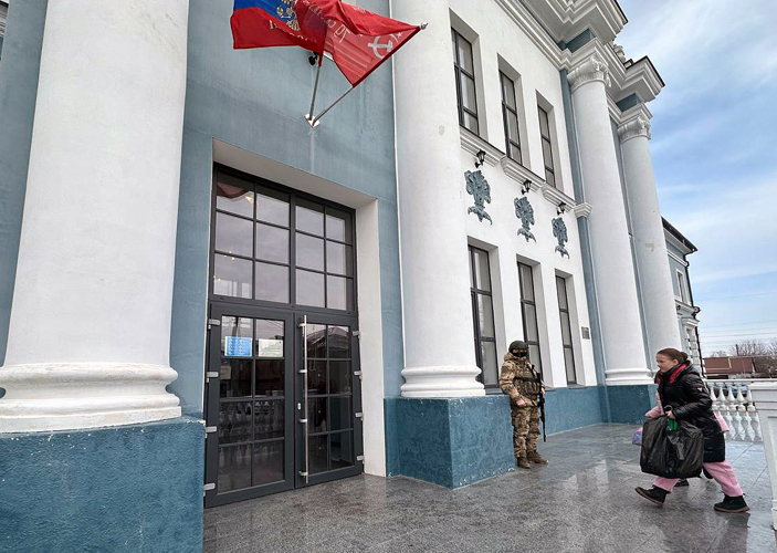 Росгвардия и полиция обеспечили безопасность открытия Года единства народов России в Запорожской области