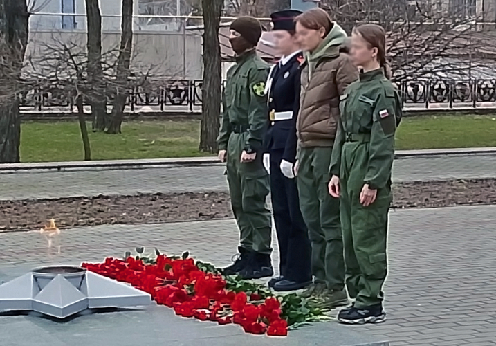 В День защитника Отечества росгвардейцы и кадеты ведомства приняли участие в памятном мероприятии в Мелитополе