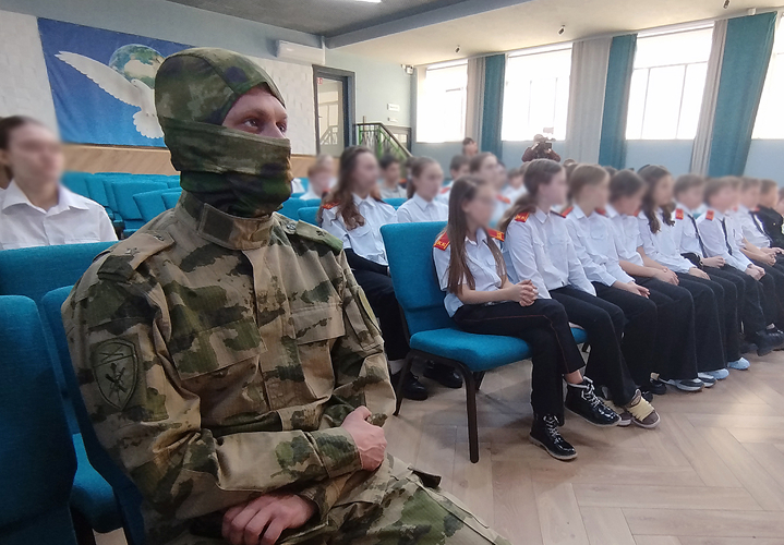 В Мелитополе кадеты Росгвардии узнали о служении военных священников войск правопорядка