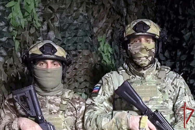 Росгвардейцы оказали первую помощь жительнице Запорожской области, которой стало плохо на улице