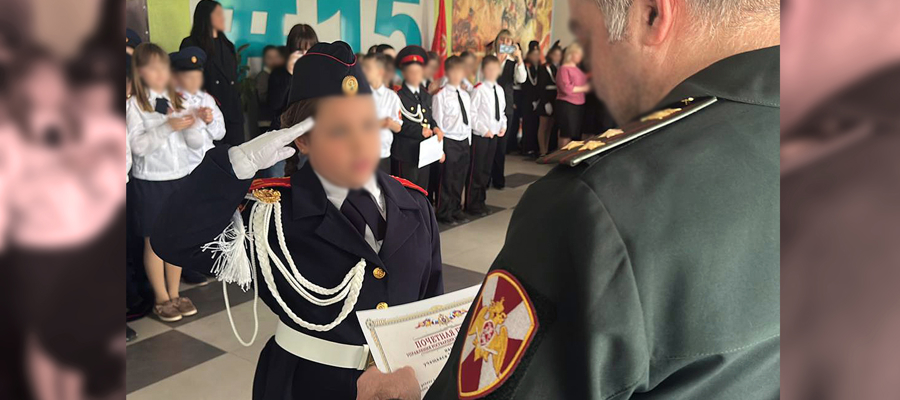 Почетные грамоты войск правопорядка вручены самым активным кадетам в Мелитополе