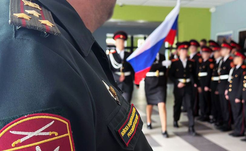 Почетные грамоты войск правопорядка вручены самым активным кадетам в Мелитополе
