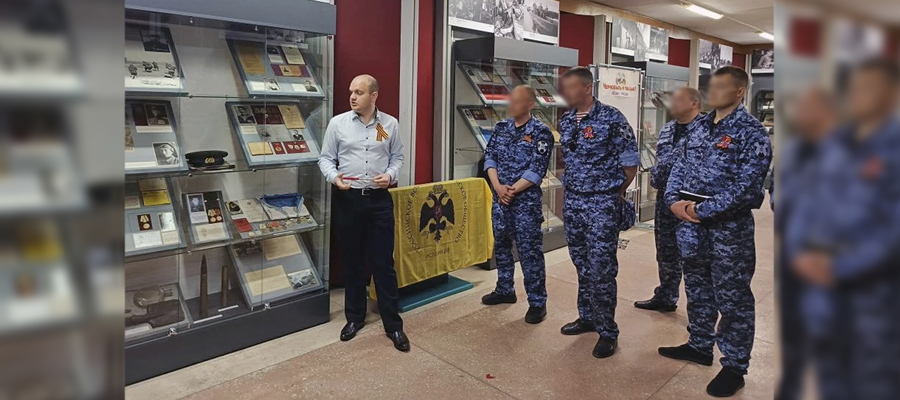 Сотрудники Росгвардии стали гостями музея воинской славы Бердянска 
