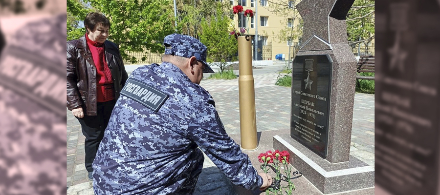 В Запорожской области росгвардейцы навестили дочь Героя Советского Союза
