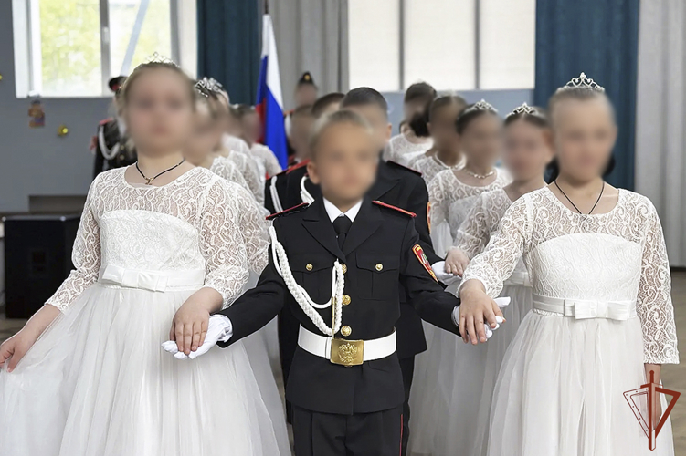 Первый кадетский бал прошел в Запорожской области при участии Росгвардии