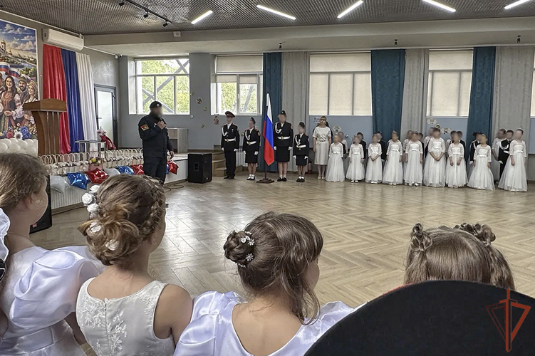 Первый кадетский бал прошел в Запорожской области при участии Росгвардии