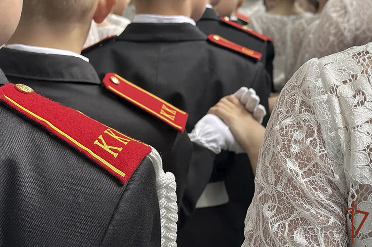 Первый кадетский бал прошел в Запорожской области при участии Росгвардии
