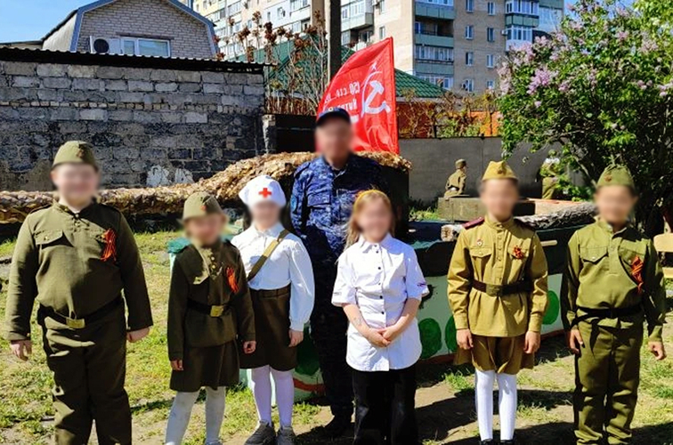 В Запорожской области росгвардейцы навестили дочь Героя Советского Союза