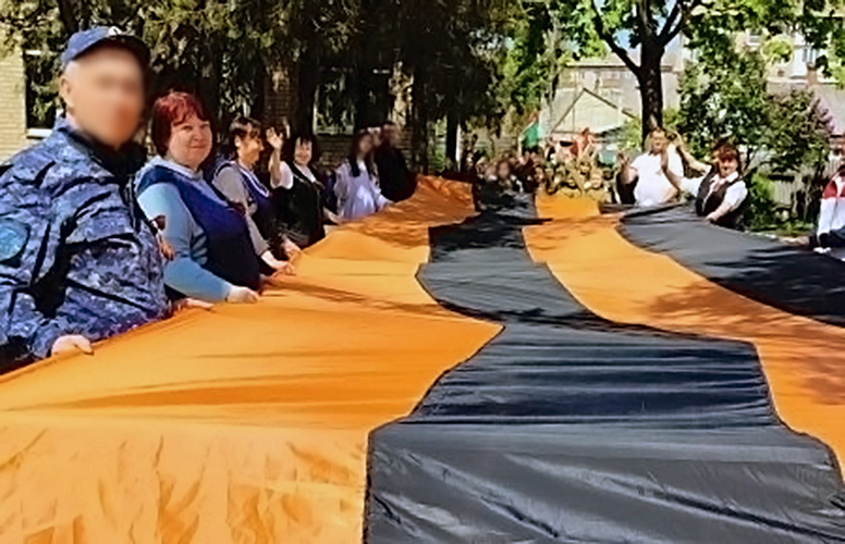 В Запорожской области росгвардейцы навестили дочь Героя Советского Союза