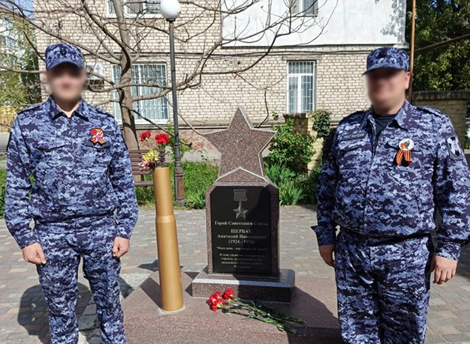 В Запорожской области росгвардейцы навестили дочь Героя Советского Союза