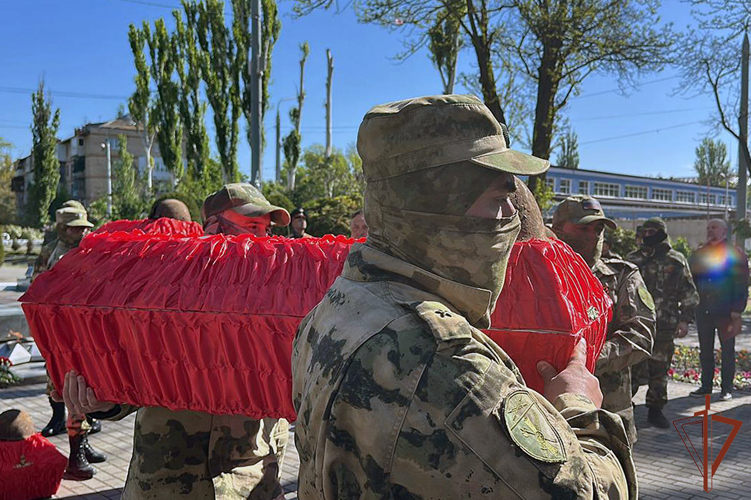 Росгвардейцы приняли участие в захоронении бойцов Красной Армии, освобождавших Запорожскую область