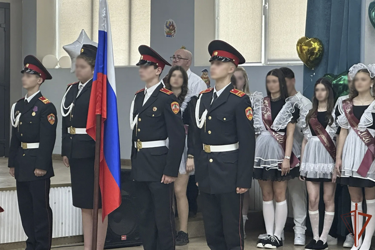 Для выпускников профильных классов Росгвардии в Мелитополе прозвучал «Последний звонок» 